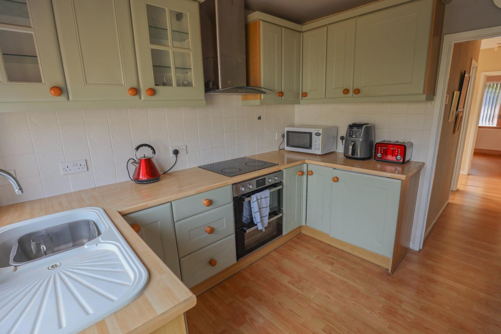 5 Wolfe Close, Cowbridge, Vale of Glamorgan, CF71 7AZ